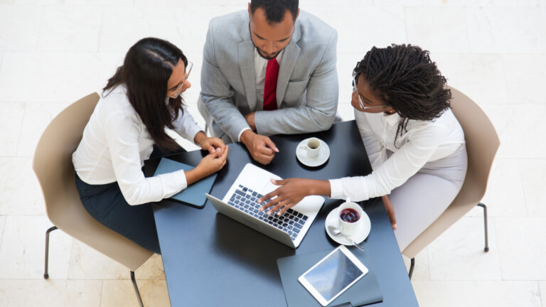 Accompagnement personnalisé à Nice : un atout pour les dirigeants et la croissance des entreprises